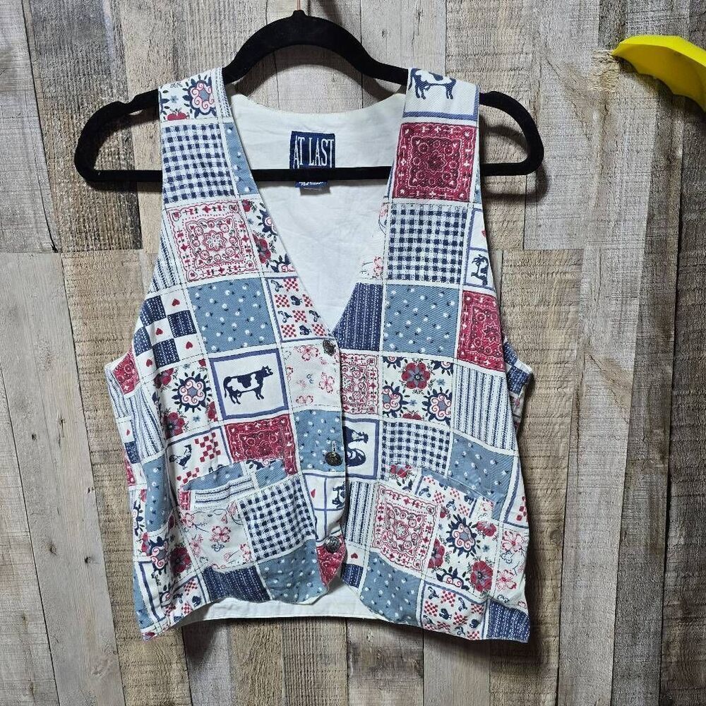 At Last Vintage 90s Country Farm Animal Cotragecore Patchwork Vest